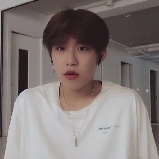 ✿    woojin    𖹭    .    he they it's avatar