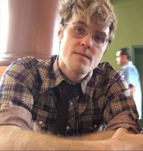 Laios⭑ 🥐's avatar