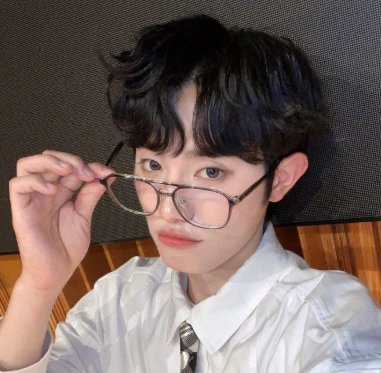 ✿    mill / yongsoo    𖹭    .    he it qi's avatar