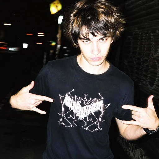 Rodrick's avatar