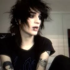 ;   ⁔  johnnie guilbert ﹐ they / he's avatar