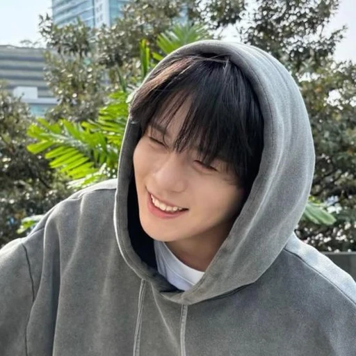 ✿    jongho    𖹭    .    he they's avatar