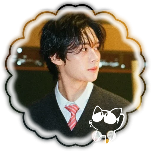 ✿    minho / lino / lee know    𖹭    .    he they she's avatar