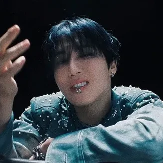 ✿    jisung    𖹭    .    he they xem zir's avatar