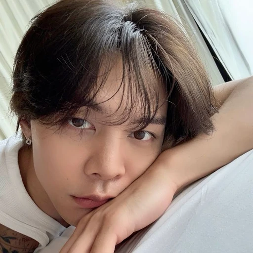 ✿    johnny    𖹭    .    he they she's avatar