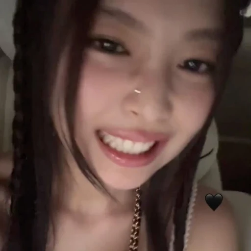 ✿    jennie kim    𖹭    .    she rock xe they's avatar