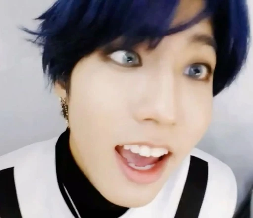 ✿    han    𖹭    .    they it zer blue's avatar