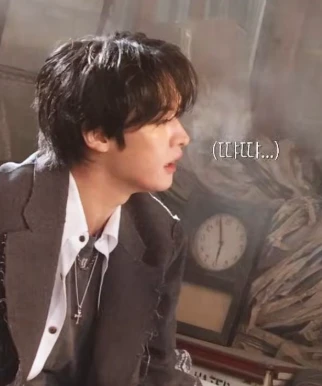 ⭒ lee know ⁈ » it . he . winter's avatar