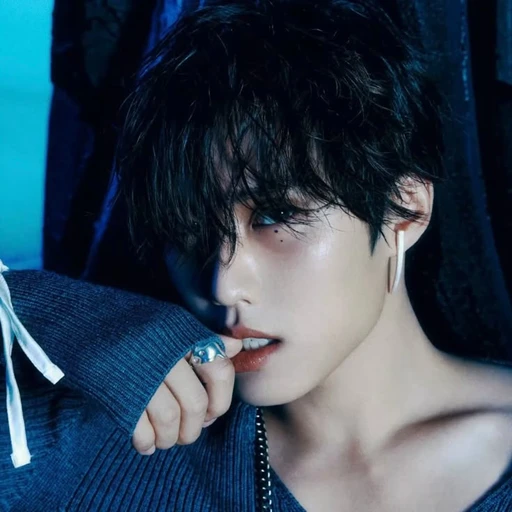 ✿    jacob / junyung    𖹭    .    he they xe's avatar