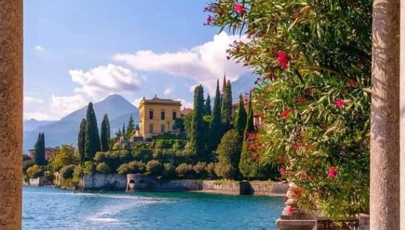 caterina livia 🌹🪞's banner