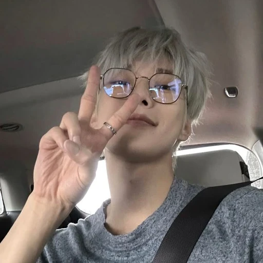 ✿    doyoung    𖹭    .    he they she's avatar