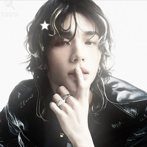✿    hyunjin    𖹭    .    he zir's avatar