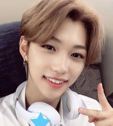 ✦   felix // he . she . any's avatar
