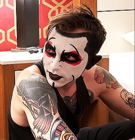 Danhausen [👻]'s avatar