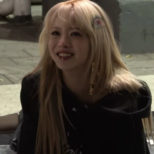 ✿    eunchae    𖹭    .    she it's avatar