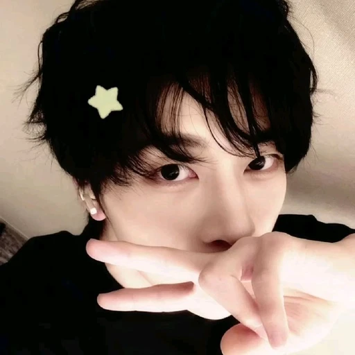 ✿    matthew / woohyun    𖹭    .    he they's avatar
