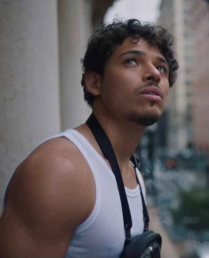 Noah⭑ 📻's avatar