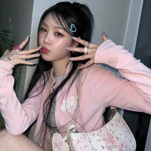 ✿    soojin    𖹭    .    she her's avatar