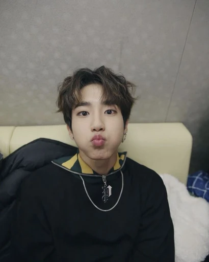 𖤐 han jisung !? ⌁ he . they's avatar