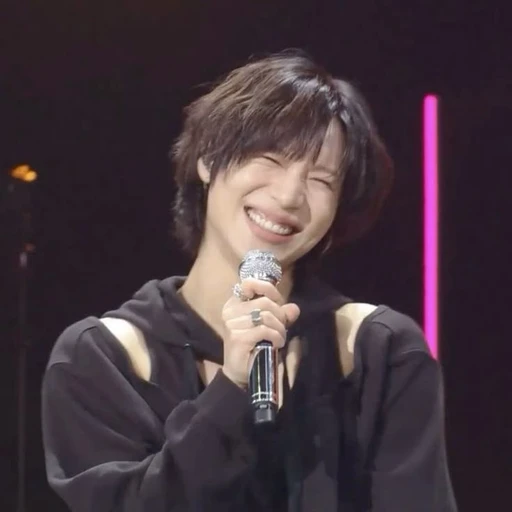 ✿    taemin    𖹭    .    she he they's avatar