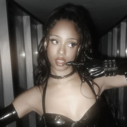 ✿    manon    𖹭    .    she he any's avatar