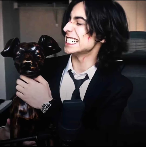 Cyrus⭑ 🥂's avatar