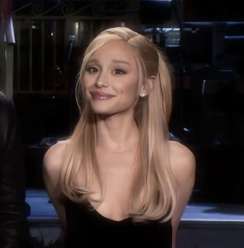 ⭒ ariana grande 𓈒 𓂃 she her's avatar