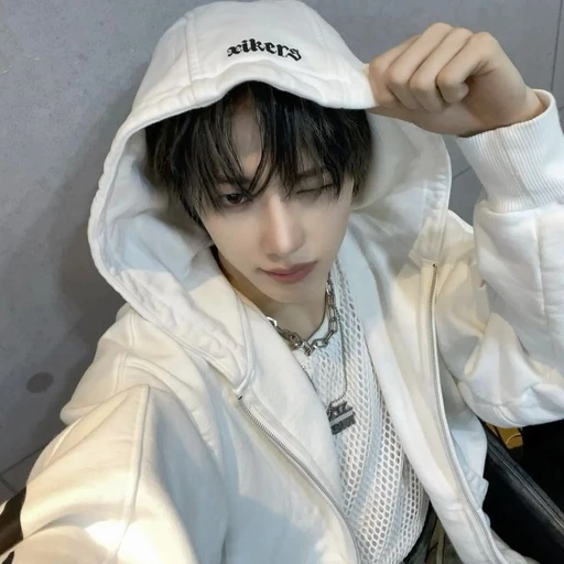 ✿    minjae    𖹭    .    they he's avatar