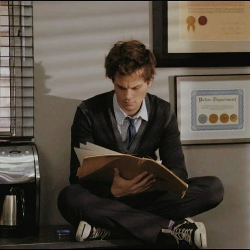 •Dr.Spencer-Reid*He/They?•'s avatar