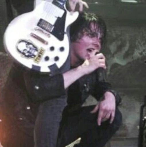 ♡ gerard way ▪︎ he she's avatar