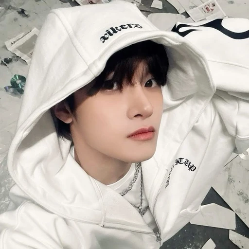 ✿    junghoon    𖹭    .    they he she's avatar