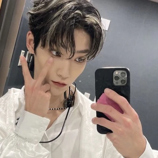 ✿    kevin / hyungseo    𖹭    .    he any's avatar