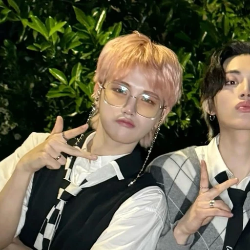 ✿    riwoo / sanghyuk    𖹭    .    he they's avatar