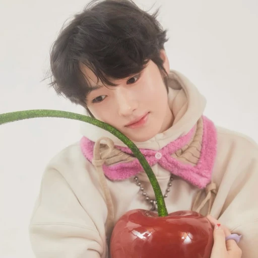 ✿    sakuya    𖹭    .    he they she's avatar